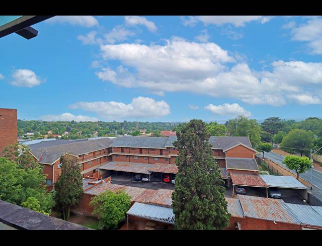 2 BEDROOM APARTMENT FOR SALE IN KEW
